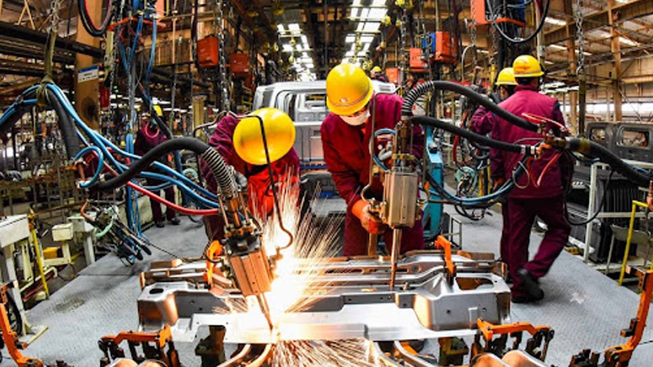 China July PMI Drops Again, Manufacturing Contraction Continues