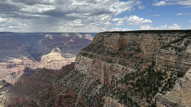 Texas Man Passes Away While Hiking at Grand Canyon National Park, Authorities Report
