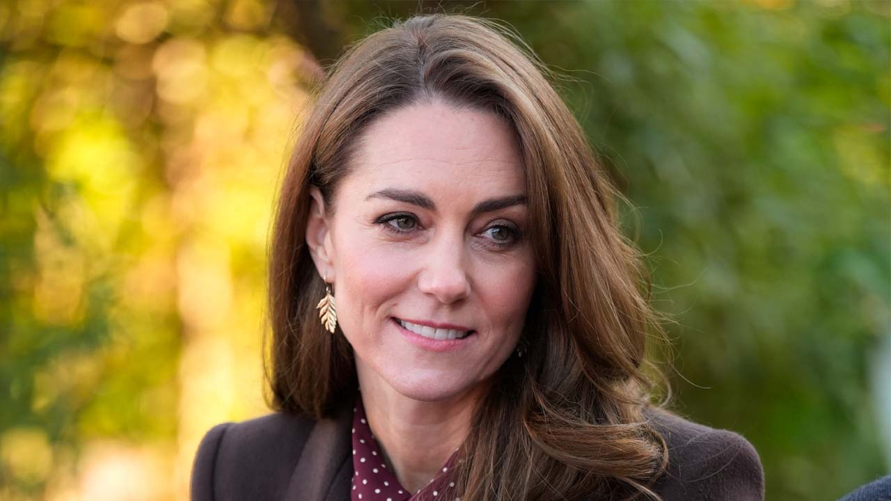 Whats the Meaning Behind Kate Middleton Wearing an Eternity Band Instead of Her Engagement Ring?