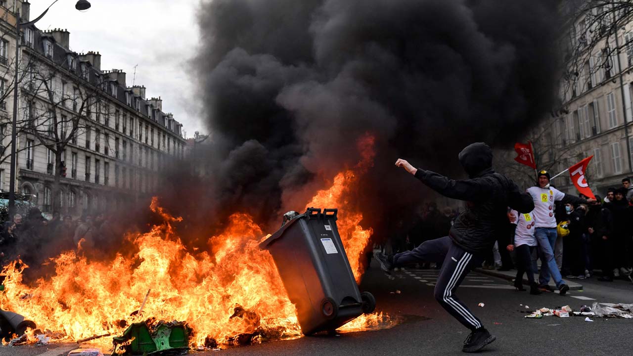 200 Arrested In France Amid Nationwide Protests Over PM Ouster