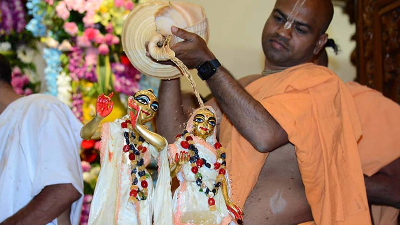 ISKCON Celebrates Krishna Janmashtami In Bangladesh
