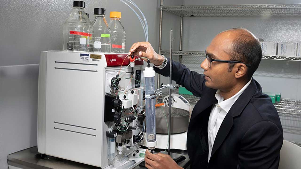 Purdue Professor Secures NSF Grant to Develop Scalable Bioplastics