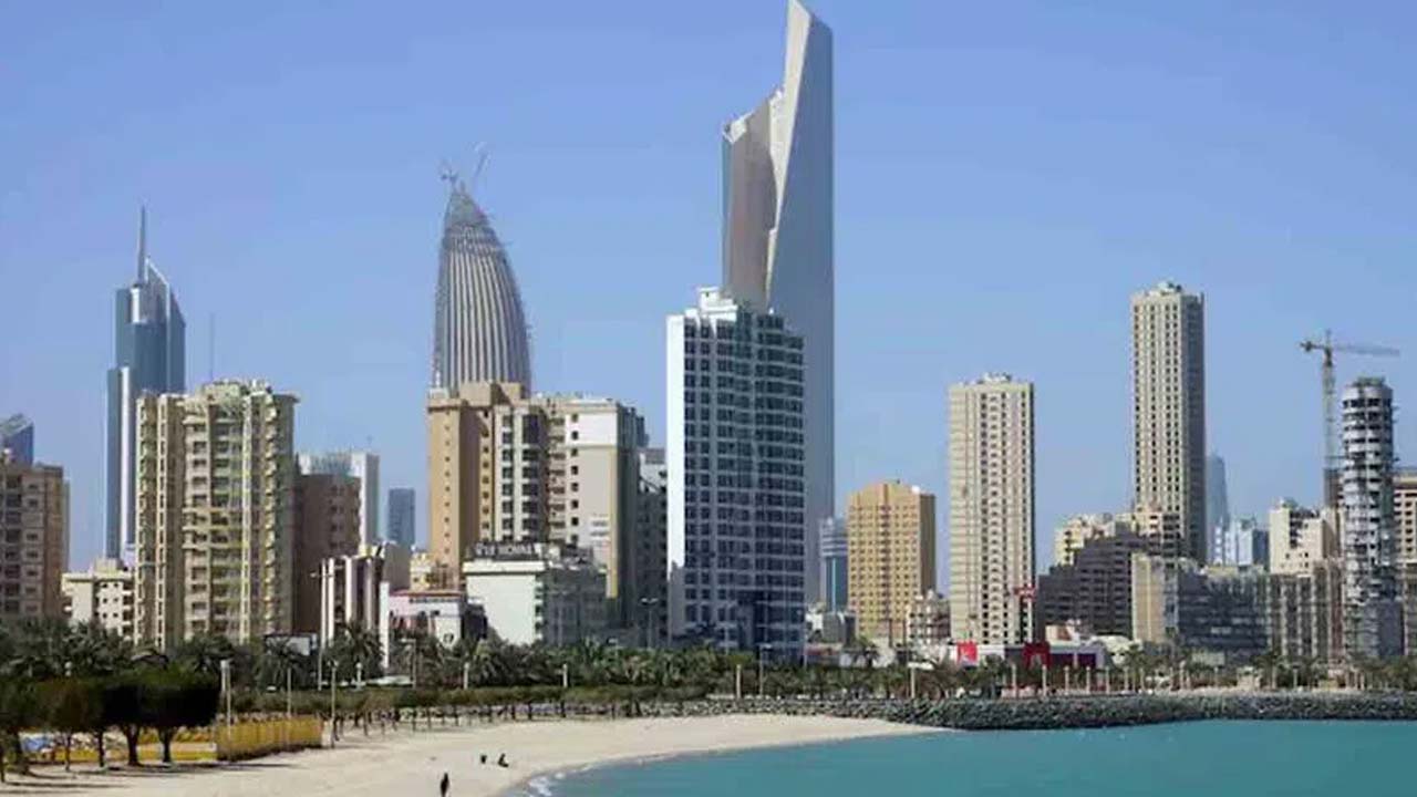 Kuwait Revokes Citizenship of 37,000 People in Sweeping Crackdown