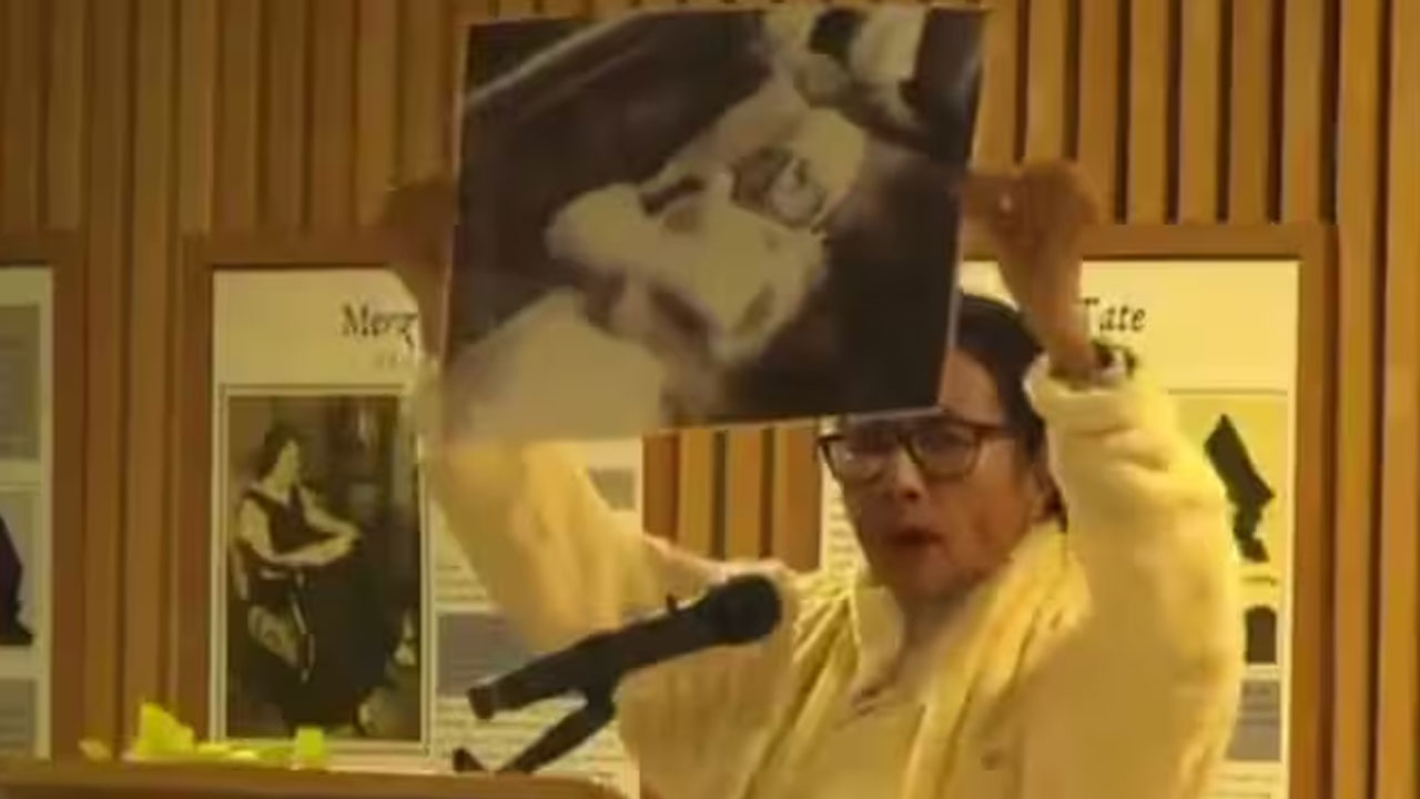 Mamata Banerjee Faces Protests at Oxford, Responds Boldly