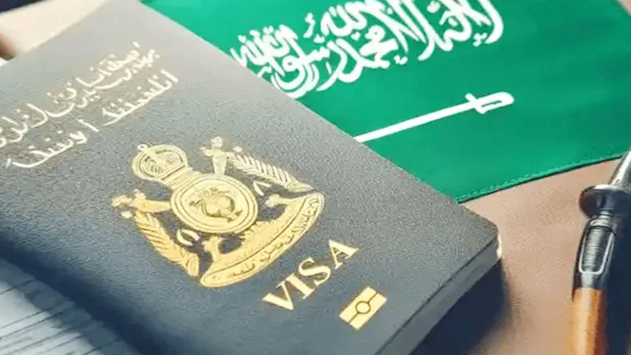 Saudi Arabia Suspends Visas for 14 Countries Including India Ahead of Hajj