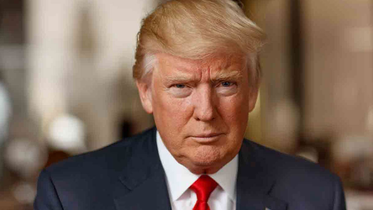 Trump Expands Social Media Disclosure Rule to Green Card Holders