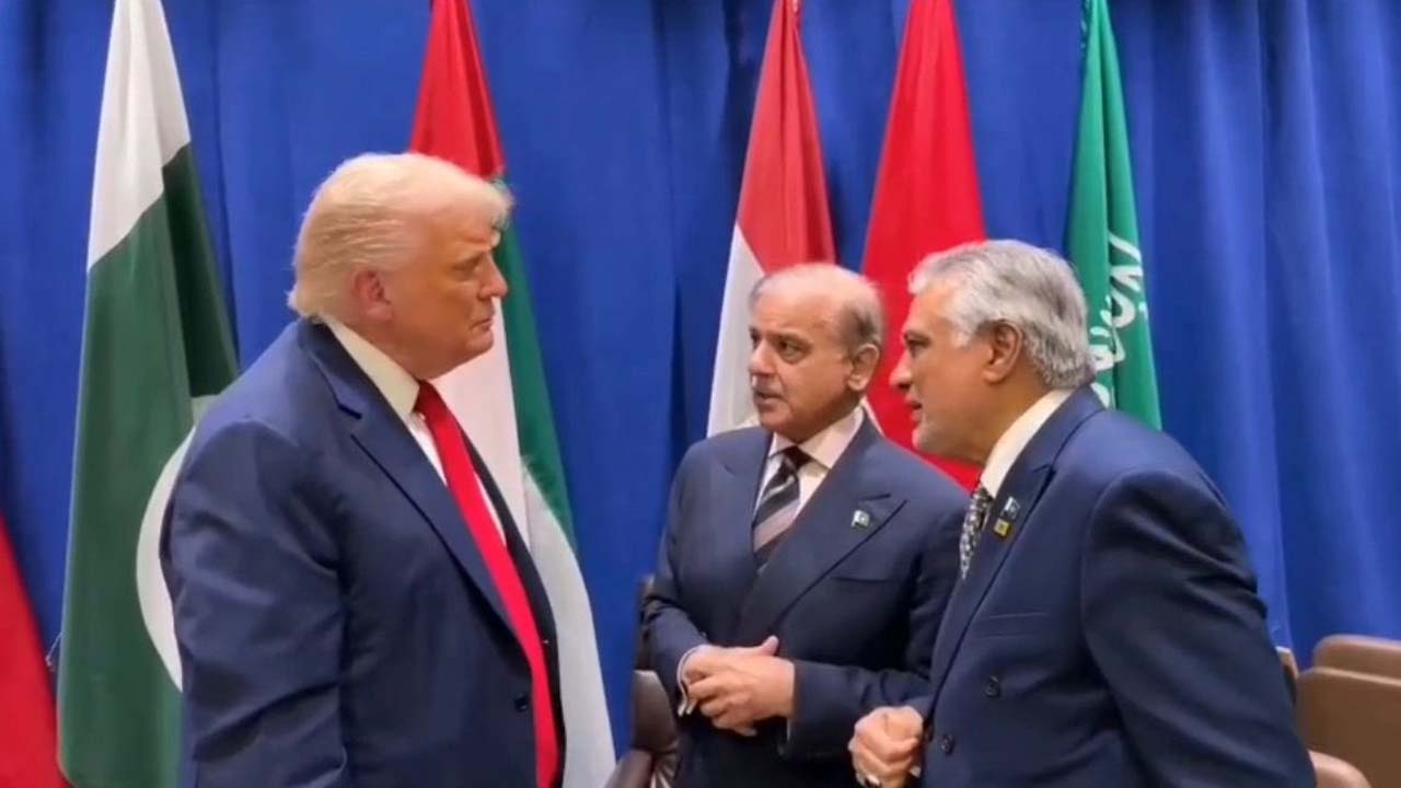 Trump Holds 0.36 Second Meeting With Pakistan PM Shehbaz Sharif At UNGA