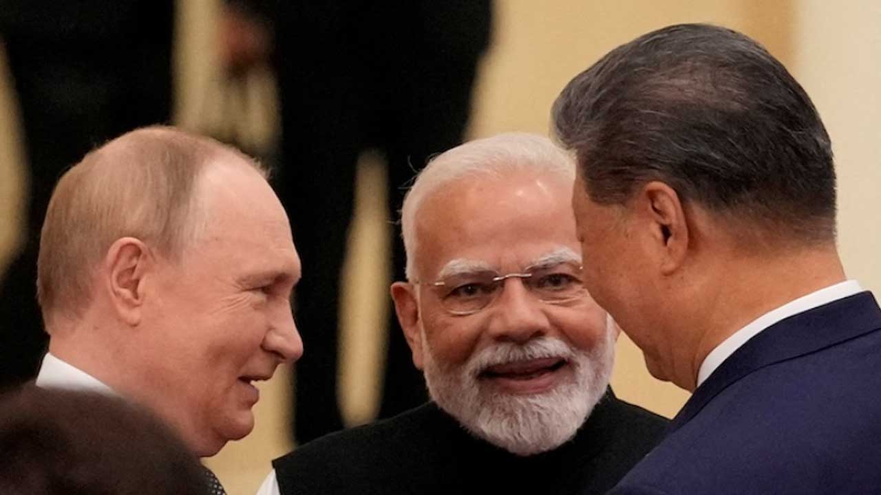 U.S. Senators Press India on Russia Ties Amid Rising China Concerns