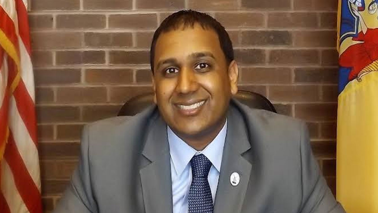 Indian-origin politician Anand Shah pleads guilty in 900,000 USD gambling case  NJ